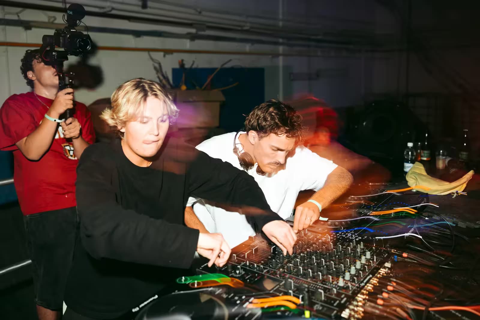 Nocna atmosfera Hangar 02